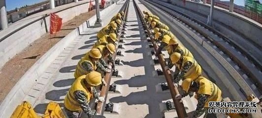 半年虧損千億！國(guó)鐵集團(tuán)陷降薪潮，鐵路員工降薪300元起