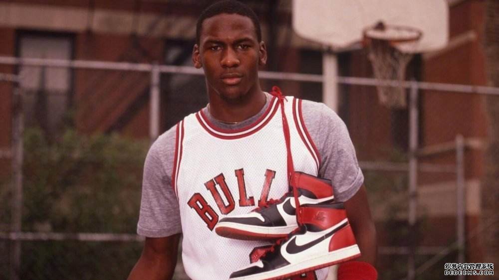 巨虧56億！救命耐克的不是美國人，竟然是中國的鞋販子