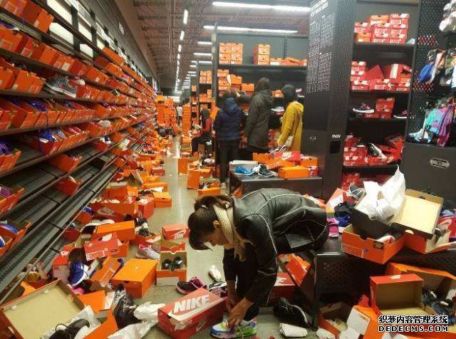 巨虧56億！救命耐克的不是美國人，竟然是中國的鞋販子